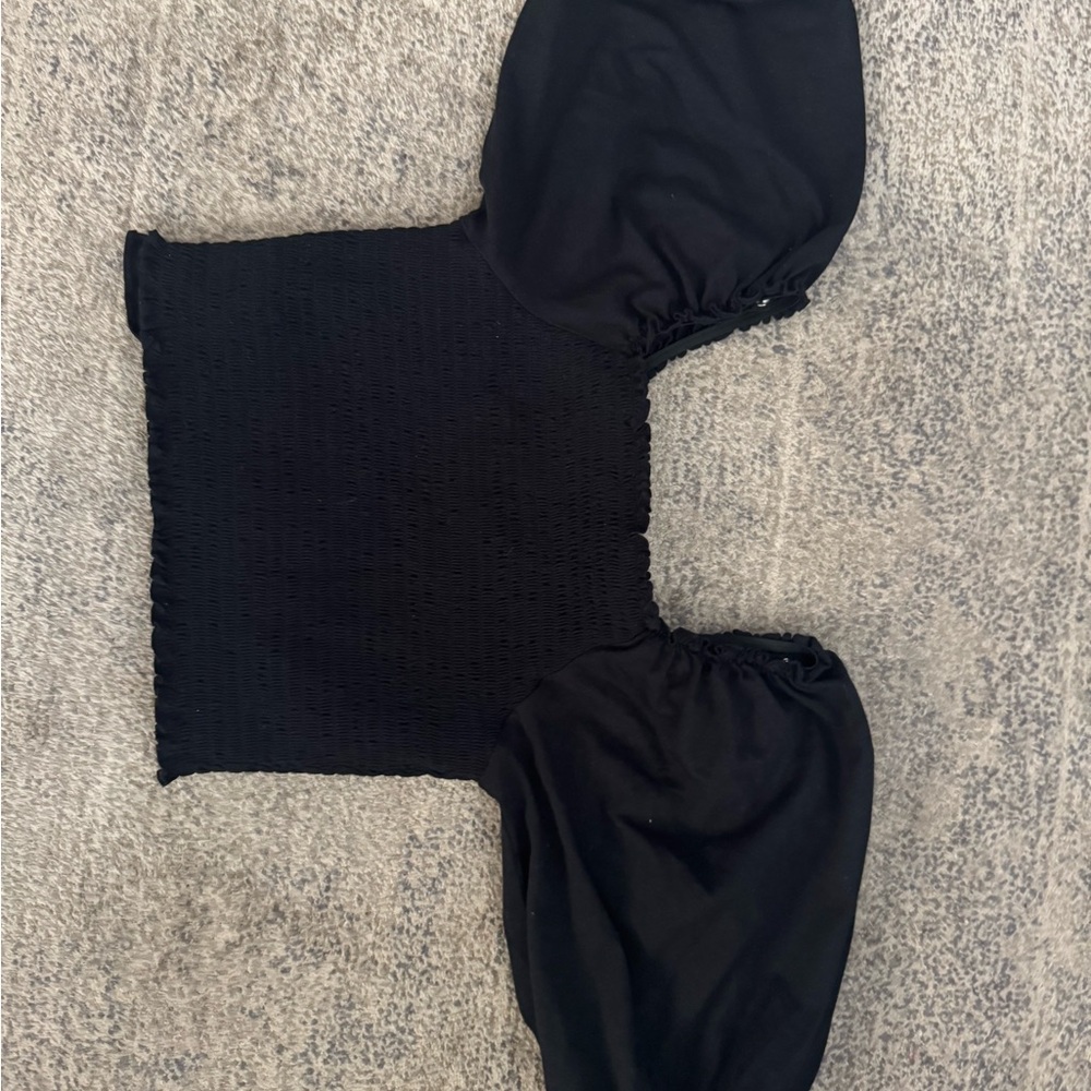 Kindred Braverly Black Puff Sleeve nursing top